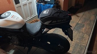 Moto brašna batoh 2v1 na přilbu - 5