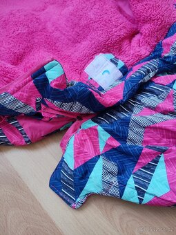 Dívčí zimní bunda vel. 134/140 + rukavice - 5