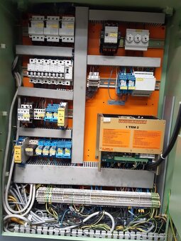 CNC frézka MAHO 500 (DECKEL) systémem SIEMENS SINUMERIK 802C - 5