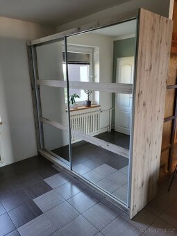 Šatní skříň - 5