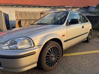 Honda Civic 6g hatch - 5