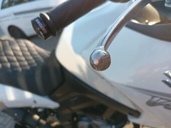 Suzuki DL 650 - 5