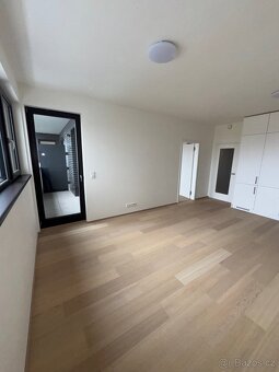 Pronájem bytu 2+55 v Praze - ul. V třešňovce - 5
