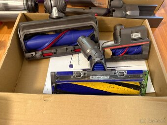 Tyčový vysavač Dyson Gen5detect v záruce - 5