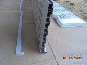 vnitřní plastové  parapety REHAU + krytky - 5