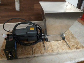 Elektrický šrotovník -mlýnek na obilí - 5