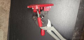 Páskovač pro PP vázací pásku šířky 13 mm
- 5