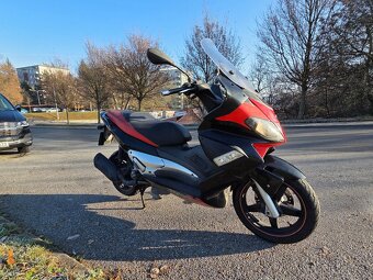 Aprilia SR 300 Max - 5