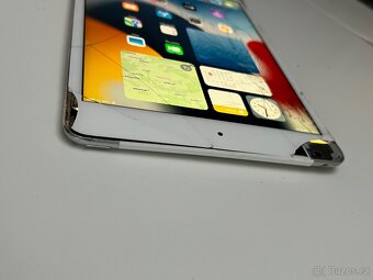 iPad Mini 4 16gb +4G (Cellular), poškozený ale funckni - 5