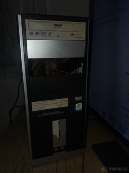 Starší PC sestava - AMD Athlon 64 / NVIDIA GeForce 210
 - 5