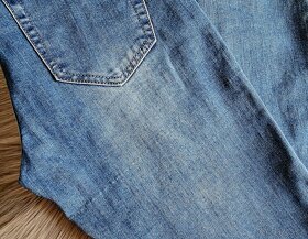 Skinny džíny s nášivkami - 5