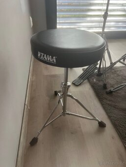 Prodám set bubnů + sedátko - 5