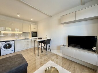 Pronájem byty 1+kk, 30 m2 - Zlín, ev.č. N07970 - 5