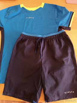 Dětské sportovní oblečení a boty Decathlon - 5