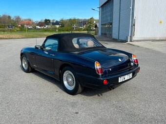MG RV8 - 5