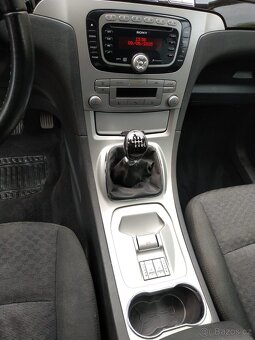 Prodám Ford Galaxy GHIA 7Mist - 103KW - 5