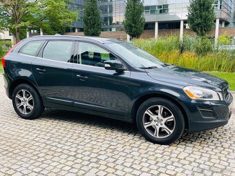 Volvo XC60 2.0D 120KW 5VÁLEC AUT 1MAJITEL SERVISKA 2WD TAŽNÉ - 5