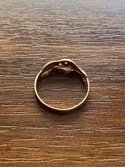 Zlatý dámský prstýnek - 5