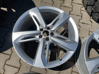 Audi originál 21" 9x21 ET46 21" - 5
