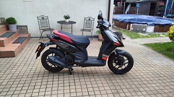 Aprilia SR 125 - 5