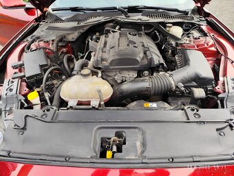Ford Mustang, v krásném stavu, nové v ČR. Najeto 60 tis km - 5