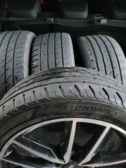 225/45/R18 - 5