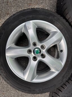 Zimní ALU Škoda Fabia 185/60 R15 - zánovní zimní 8mm DOT23 - 5