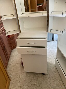 Koupelnová skříňka - 5