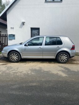VW Golf 1.6 FSI benzín - 5