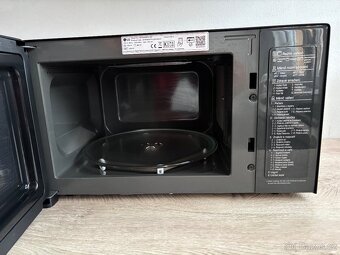 Mikrovlnná trouba LG MH6565DPR v záruce - 5