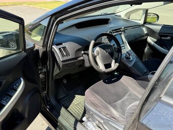 Toyota Prius - 5