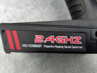 Motorový člun na dálkové ovládání Volantex RTR - 5