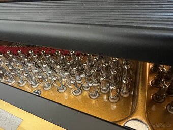 Klavír - černé křídlo Petrof vel. V 103KC - 5