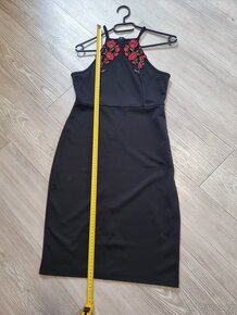 Černé šaty s květy - Gate 36 - 5