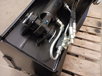 Hydraulická svahovka 120 cm 2,8-3,9t - 5