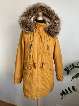 Hořčicově žlutá parka Reserved - 5