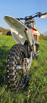 Prodám Motokrosový speciál KTM 300 SX 2020 najeto 65mth - 5