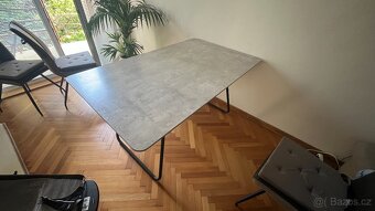 Prodám jídelní stůl Hom'in - 5