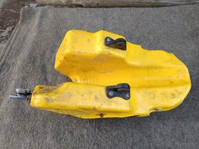 Prodám nádrž na Suzuki RM125 - 5