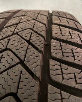 Original zimni Volvo V60 S60 r19 + Pirelli 235/40/19 95% - 5