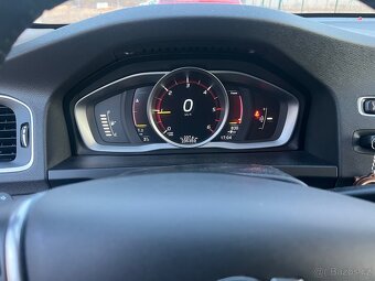 Volvo V60 2.0 D3 Momentum - 5