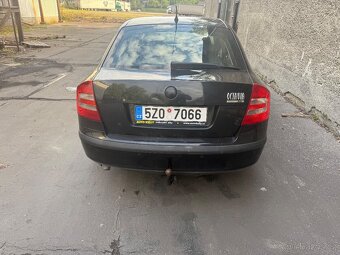 Škoda Octavia II 1.6 FSI 85 KW - 5