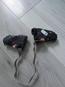 Tlačítka multifunkčního volantu Škoda 5E0919719L - 5