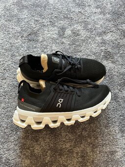 13x Dámské boty On Running Cloud, velikost 37 - 37,5 - 5