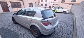 Opel Astra 1.6i 2009 - 5