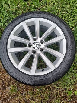 Alu kola 5x112 originál VW 235/45 R17 - 5