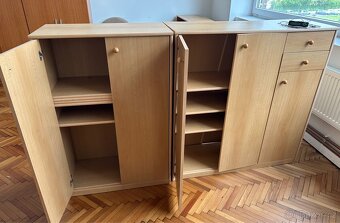 Nábytek- skříně, stůl, knihovny - 5