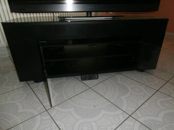Stůl pod TV - 5
