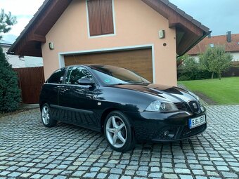 SEAT IBIZA 1.4, 16 V, 63 kW, 2006, 179000 km, barva: černá m - 5
