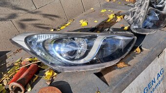 Hyundai i30 2012-2015 Přední svetla hezky stav - 5